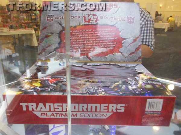 Transformers=botcon 2013 Generatations Prime Paltinum  (65 of 424)